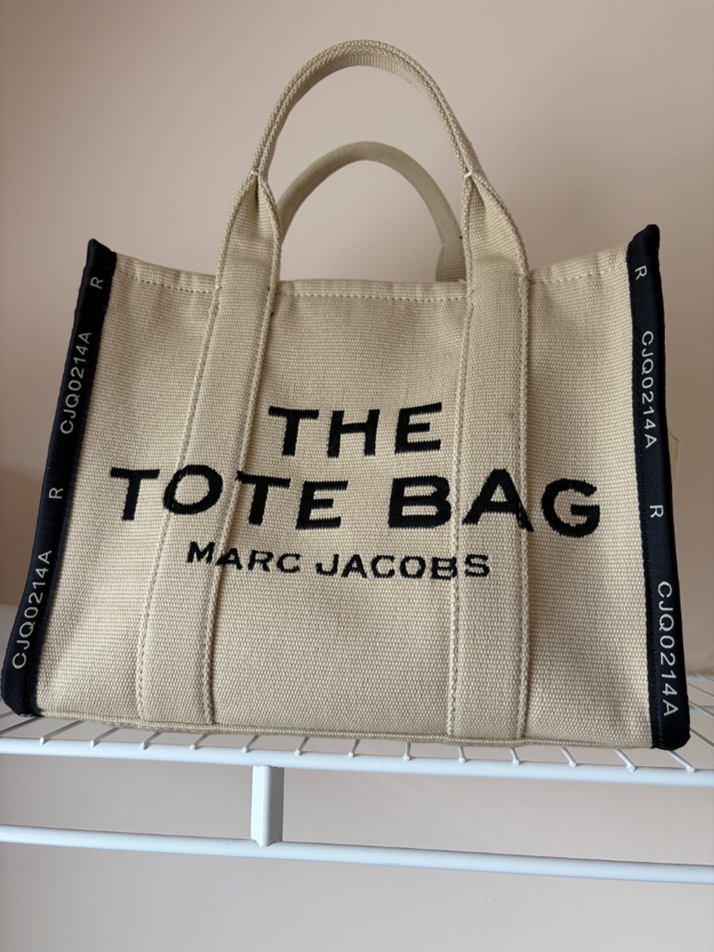 Marc Jacob’s Beige Tote - Picture 2 of 3